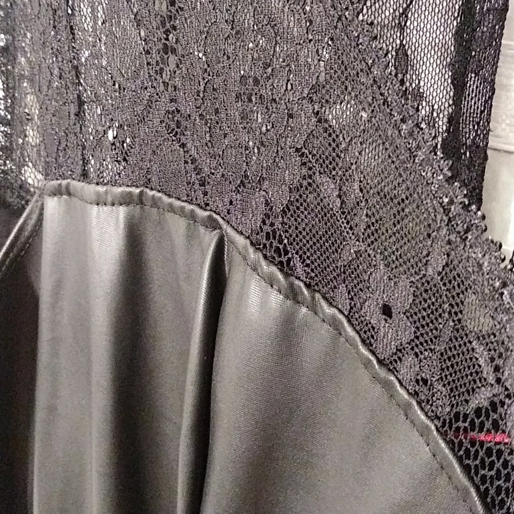 Dress - Picture 6 of 7